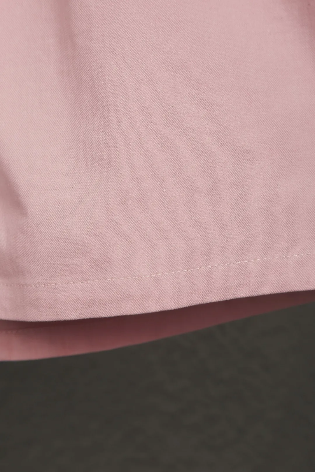 P146 Actual photo [Hot in summer] Style number: 25051# Color: Black/Navy/Khaki/Beige/Matte Pink Size: S to 100% restoration of workmanship, fake placket design with front waves, double stitched lines covering the independent waistband, 0.6 thread pressure for the whole garment ✅ - RL/women's classic drawstring cotton shorts, super long and wide-leg style, the upper body does not stick to the legs, breathable and cool, drawstring elastic waist, easy to wear and match, all shirts and short-sleeved suits are good-looking. If you like the lazy style, you must buy the refreshing commuting OOTD, practical and full, a must-have item for the summer wardrobe, clean and refreshing